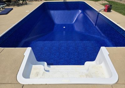 Sun Prairie, WI. Merlin Value-Max Diamond Cliff Tile border with Blue Pointe Bottom, in the .2720